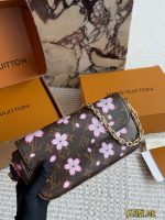 LOUIS VUITTON lv ivy  crossbody size ：22*12cm