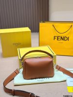 FENDI Box size ：20 13cm
