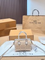 Coach mini Rowan boston bag size : 17 x 15cm - Image 2