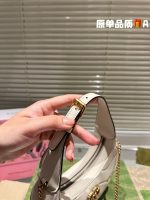 Gucci  Marmont hobo  bag size : 22x11 cm - Image 3