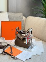 Hermes lindy mini  bag size : 19cm - Image 3