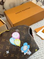 LOUIS VUITTON lv vanity Toiletry Bag size : 28*16cm - Image 3