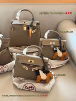 Hermes kelly bag size : 19*12.5cm