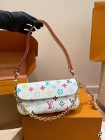 LOUIS VUITTON lv ivy bag size : 22*12cm