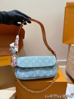 LOUIS VUITTON lv ivy bag size : 22*12cm
