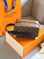 LOUIS VUITTON lv vanity Toiletry Bag size : 19X12 cm - Image 2