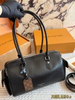 LOUIS VUITTON LV Speedy Cargo Vibe size : 28 x 17cm