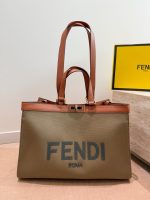FENDI  Peekaboo  tote size： 41 X28 cm