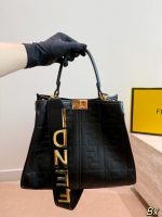 Fendi Peekaboo tote size :30x23cm