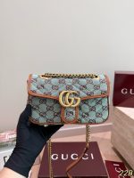 GUCCI marmont bag size : 22 cm