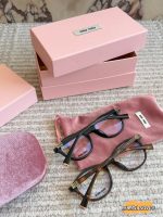 MIUMIU sunglasses - Image 4