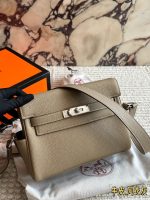 Hermes kelly bag size : 24 x 18cm - Image 6