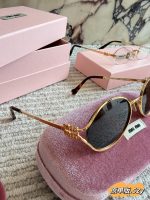MIUMIU sunglasses - Image 3