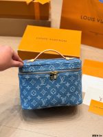 LOUIS VUITTON lv vanity Toiletry Bag size : 23 x16cm - Image 3