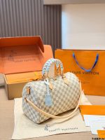 LOUIS VUITTON LV speedy30 cm white - Image 3