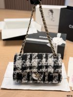 chanel CF double flap bag timeless  size : 25cm