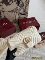GUCCI marmont bag size : 26*15cm , 22*13cm - Image 4