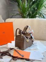 Hermes lindy mini  bag size : 19cm - Image 4