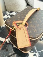LOUIS VUITTON lv vanity Toiletry  Bag size : 30x20x20cm - Image 4