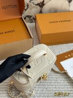 LOUIS VUITTON lv vanity  Bag size : 19*12cm - Image 2