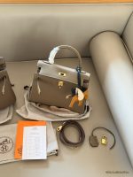 Hermes kelly bag size : 25cm