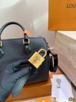 LOUIS VUITTON  LV Speedy30 cm lock - Image 3