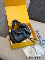 FENDI Spy Bag size : 25cm - Image 3