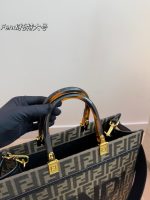 Fendi tote  size : 36 cm - Image 3