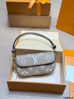 LOUIS VUITTON lv ivy crossbody size : 22 x13cm - Image 4