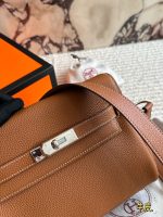 Hermes kelly bag size : 24 x 18cm - Image 4