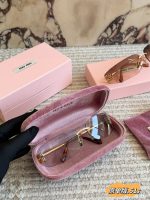 MIUMIU sunglasses - Image 4