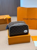 LOUIS VUITTON lv vanity Toiletry  Bag size : 25 X 15cm