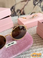 MIUMIU sunglasses - Image 4