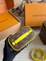 LOUIS VUITTON lv vanity Toiletry Bag size : 16cm/ 20cm /26cm - Image 5