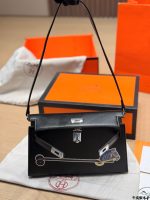 Hermès Kelly 24 crossbody bag size : 24 x14 cm - Image 4