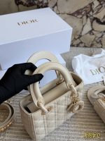 DIOR lady dior  cream white size : 20cm / 17cm - Image 5