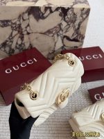 GUCCI marmont bag size : 26*15cm , 22*13cm - Image 5