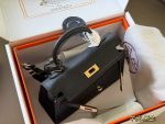 Hermes kelly bag size ：19*12.5cm - Image 5