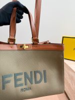 FENDI  Peekaboo  tote size： 41 X28 cm - Image 4
