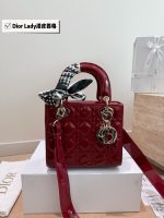 Dior lady dior Patent leather size： 17cm/21cm/24cm - Image 5