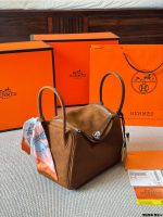 Hermes lindy suede  bag size : 28cm - Image 5
