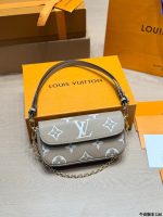 LOUIS VUITTON lv ivy crossbody size : 22 x13cm - Image 5
