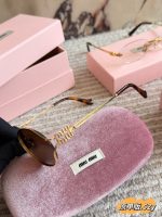 MIUMIU sunglasses - Image 5