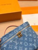LOUIS VUITTON lv vanity Toiletry Bag size : 23 x16cm - Image 5