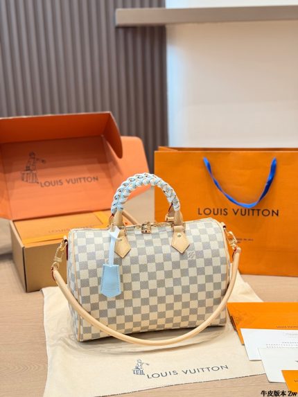 LOUIS VUITTON LV speedy30 cm white