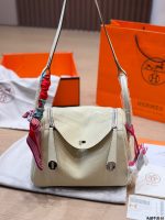 Hermes lindy bag size : 26cm - Image 3