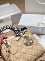 DIOR lady dior beige  size : 20cm - Image 6