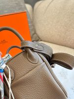 Hermes lindy mini  bag size : 19cm - Image 6