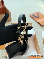 LOUIS VUITTON lv ivy crossbody size : 22 x13cm - Image 4