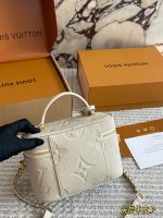 LOUIS VUITTON lv vanity  Bag size : 19*12cm - Image 4